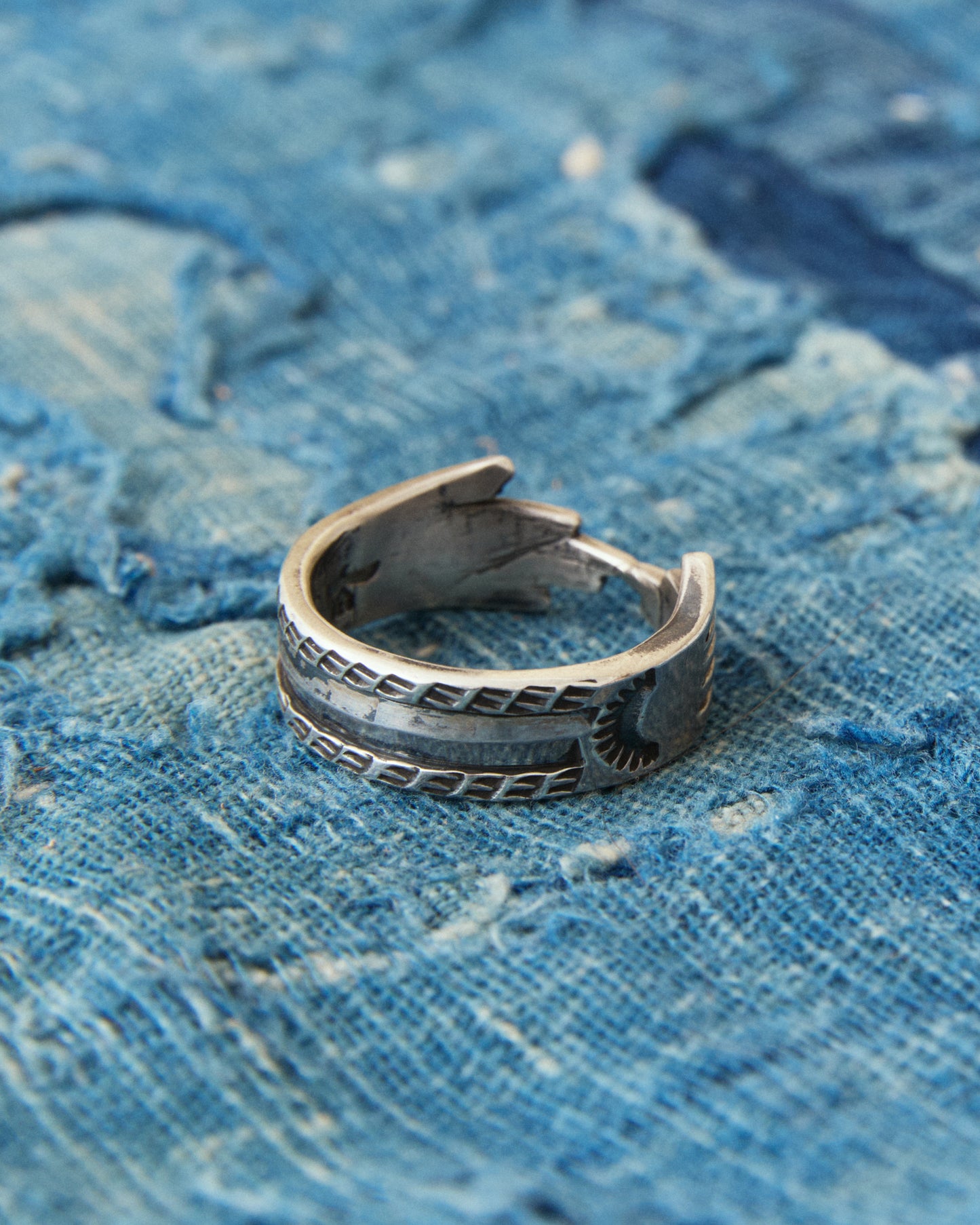Tenable Crafts TC263 The Hug Silver Ring Size US 10,5
