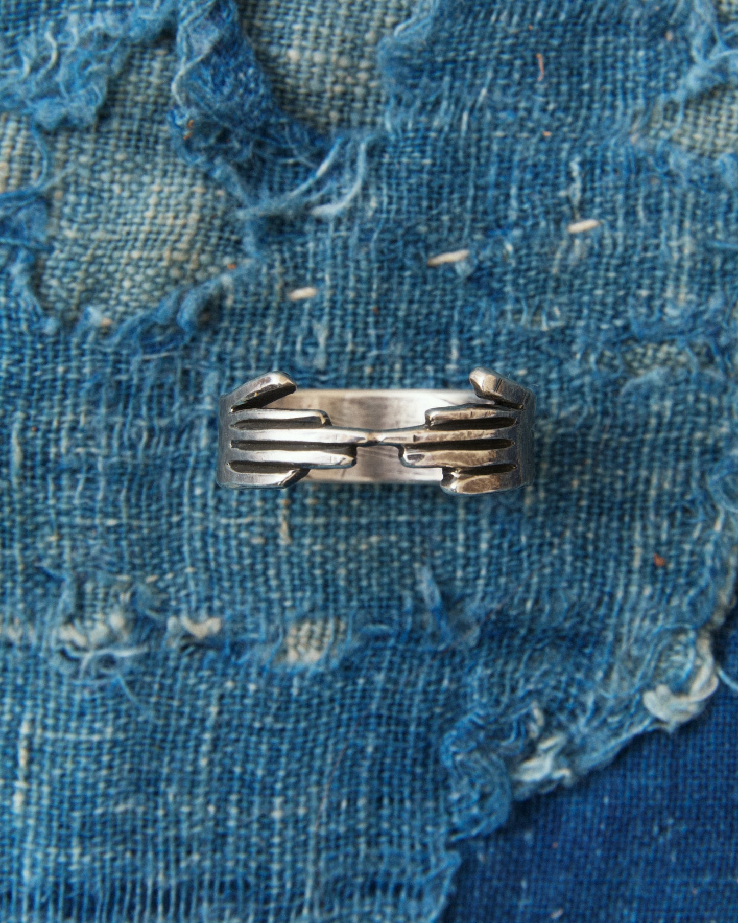 Tenable Crafts TC263 The Hug Silver Ring Size US 10,5