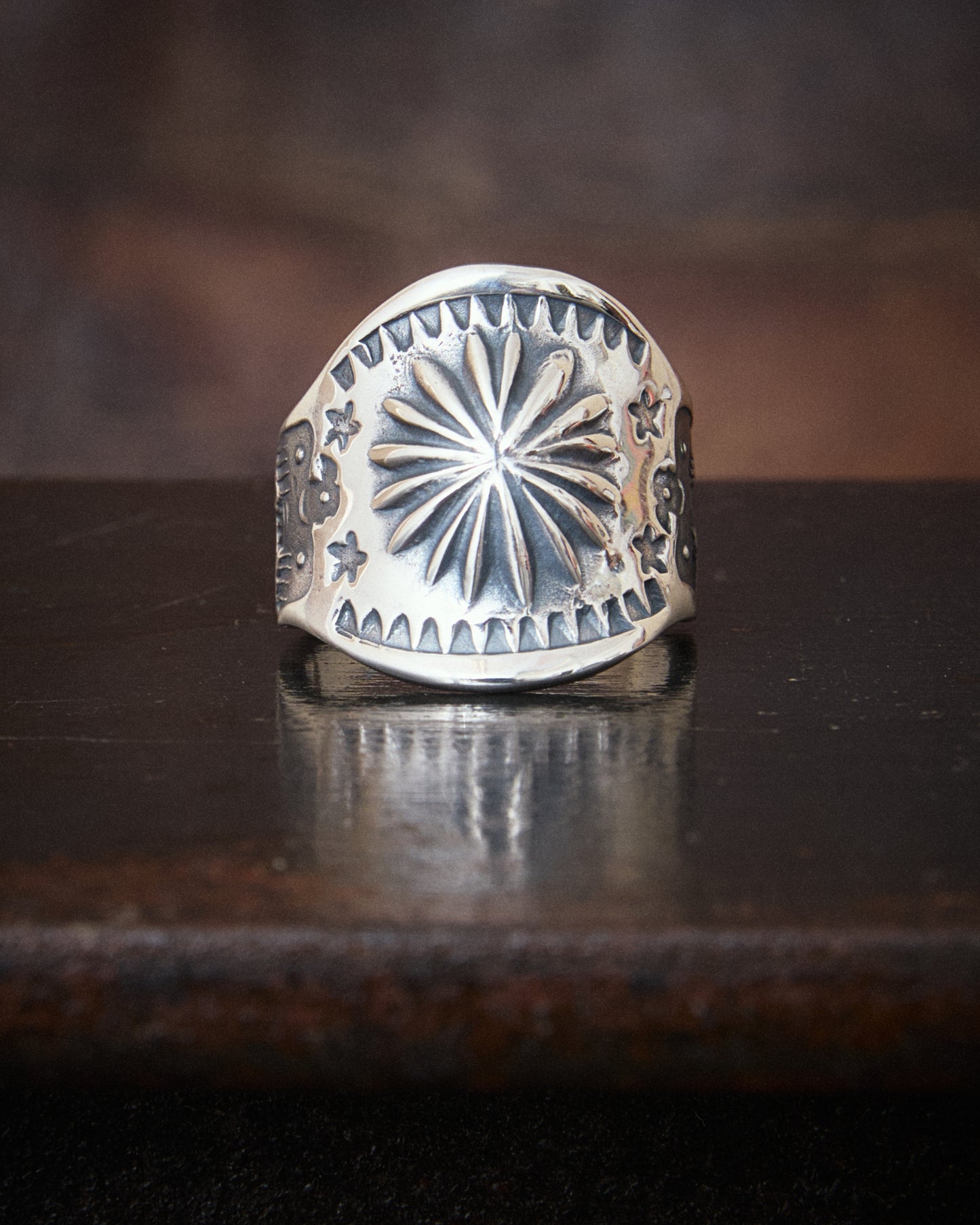 Larry Smith Oyster Ring Repousse RG-0083