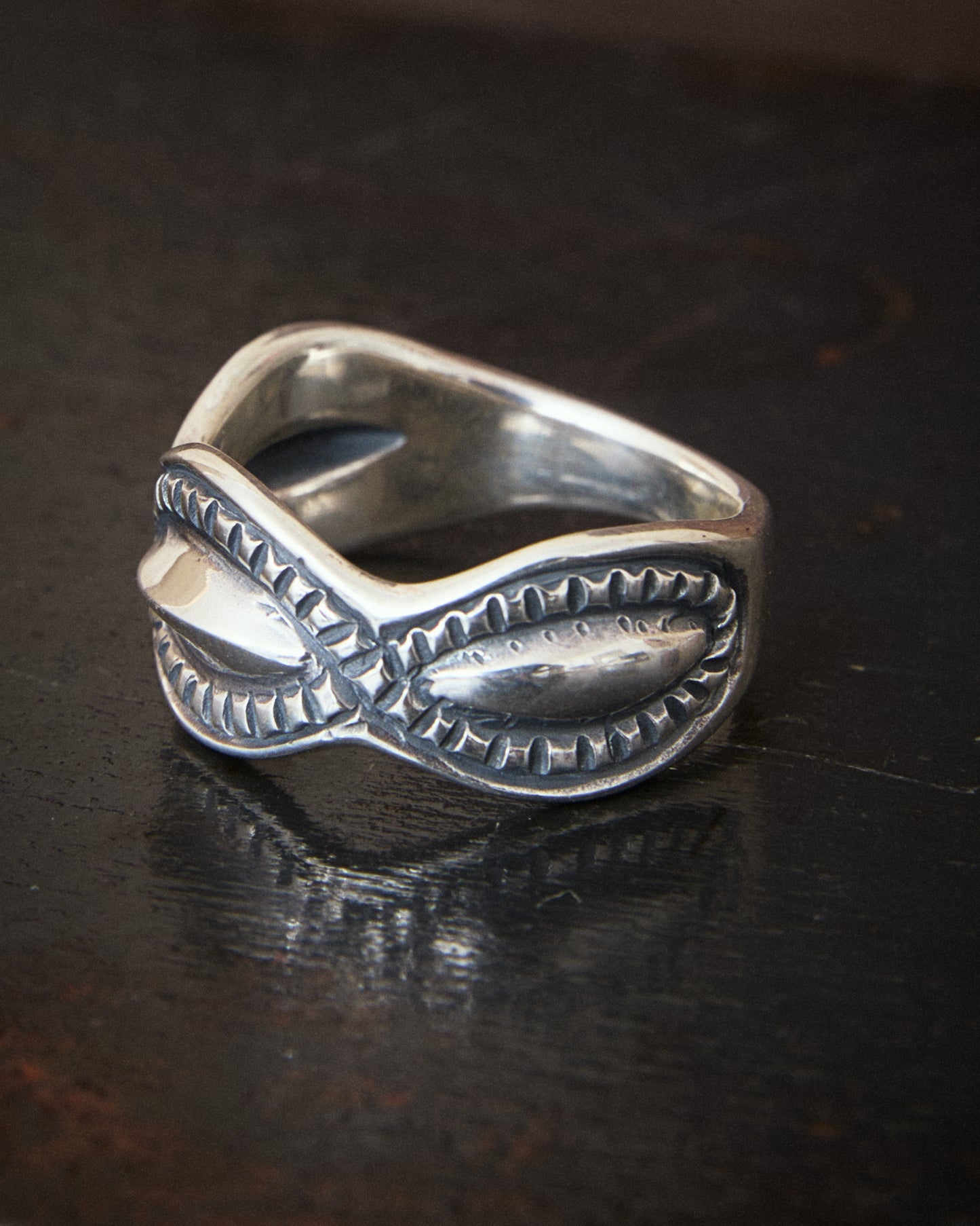 Larry Smith Leafcut Ring Repousse RG-0087