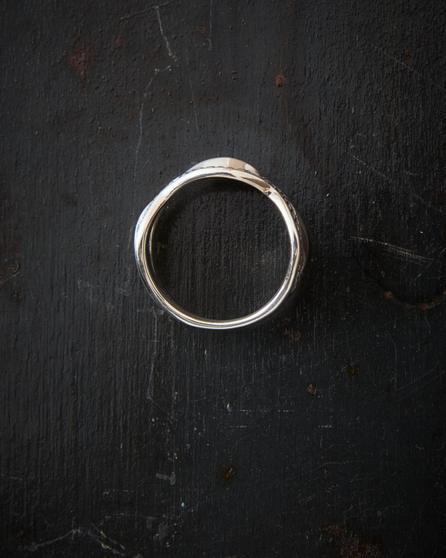 Larry Smith Leafcut Ring Repousse RG-0087