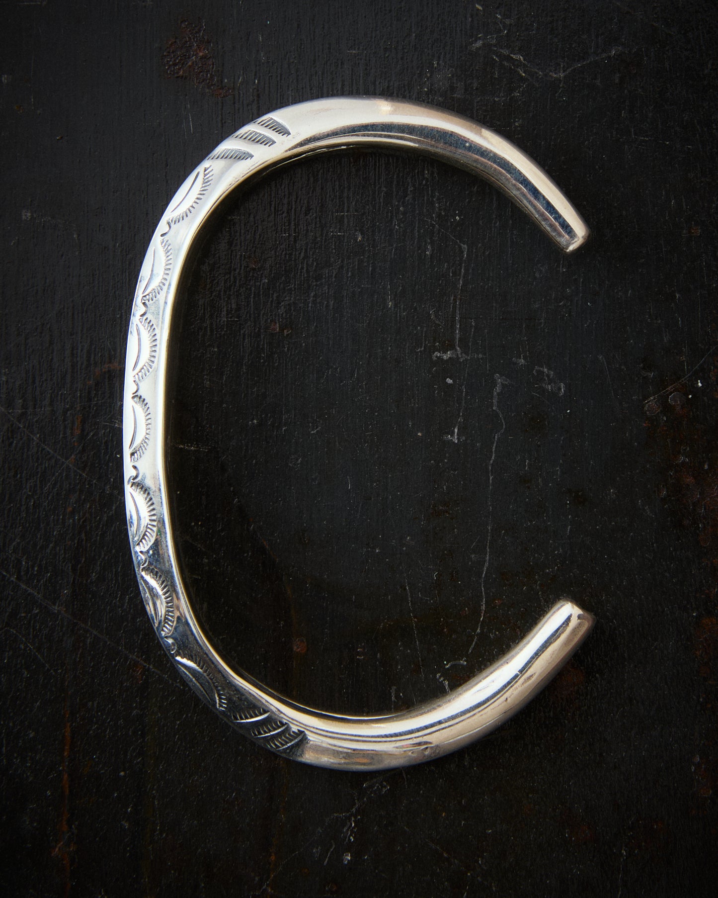 Larry Smith Shape Horn Bracelet Leaf BR-0083