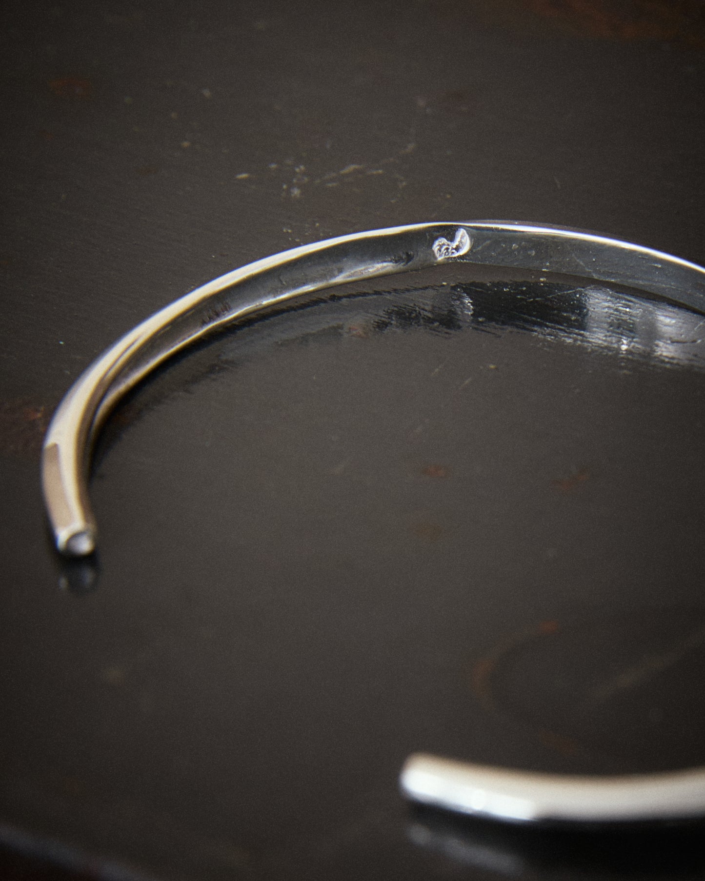 Larry Smith Extra Thin Triangle Bracelet Plain BR-0218