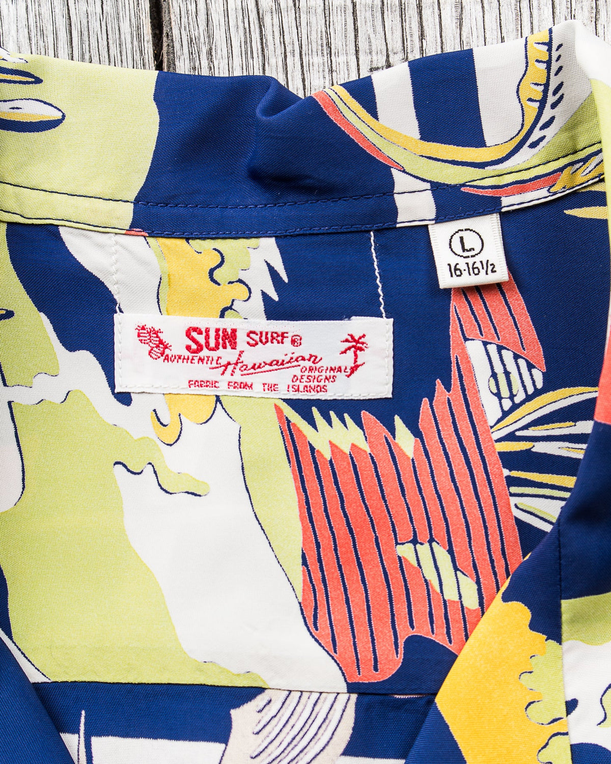 Sun Surf Rayon Hawaiian Shirt Moorish Idol SS39029