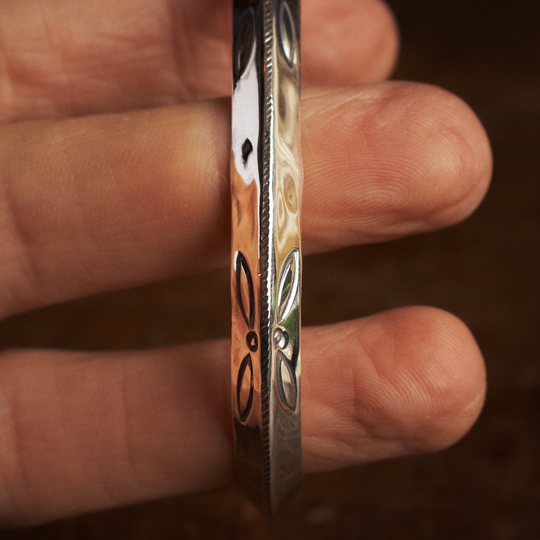 Larry Smith Triangle Side Shell Bracelet BR-0011 – Second