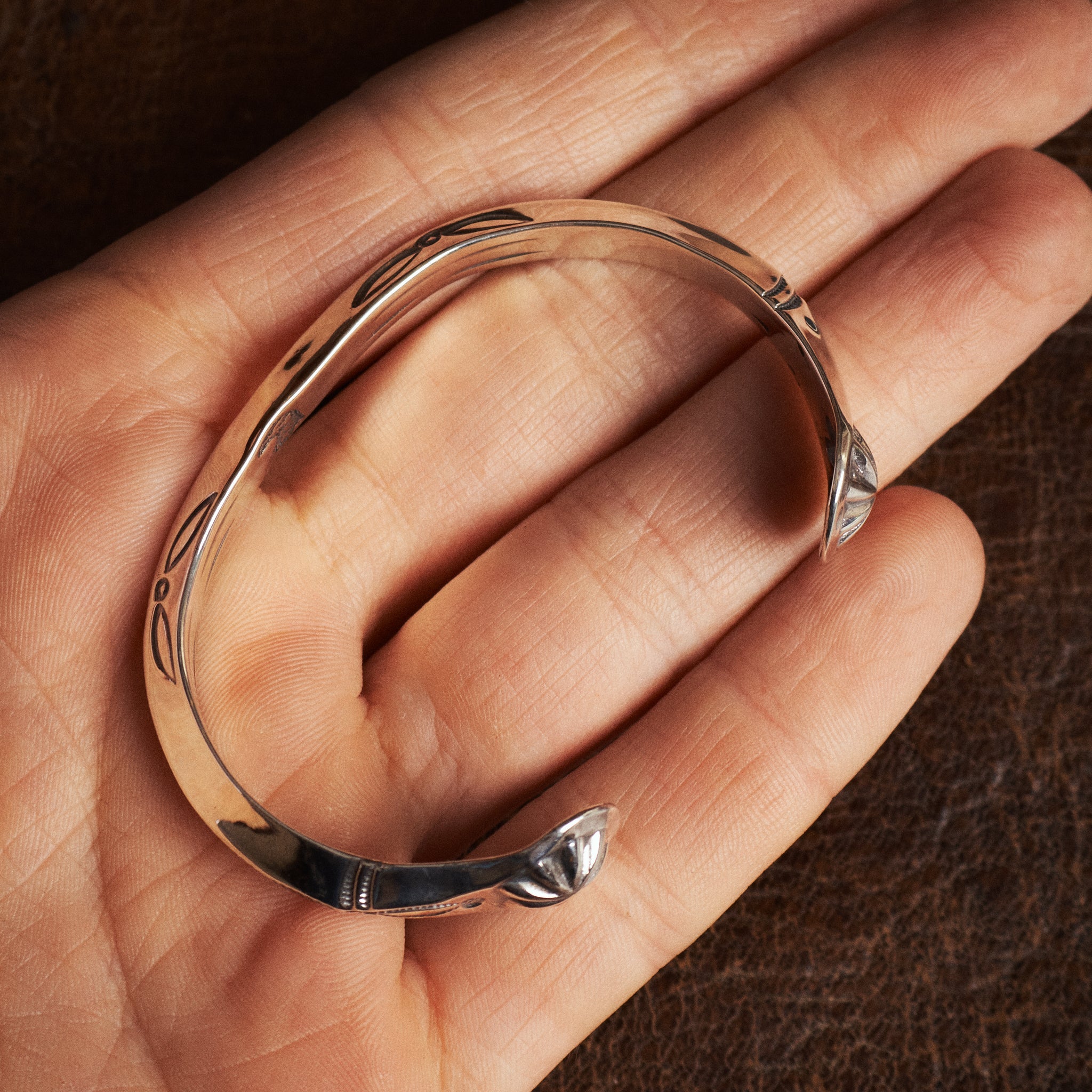 Larry Smith Triangle Side Shell Bracelet BR-0011 – Second