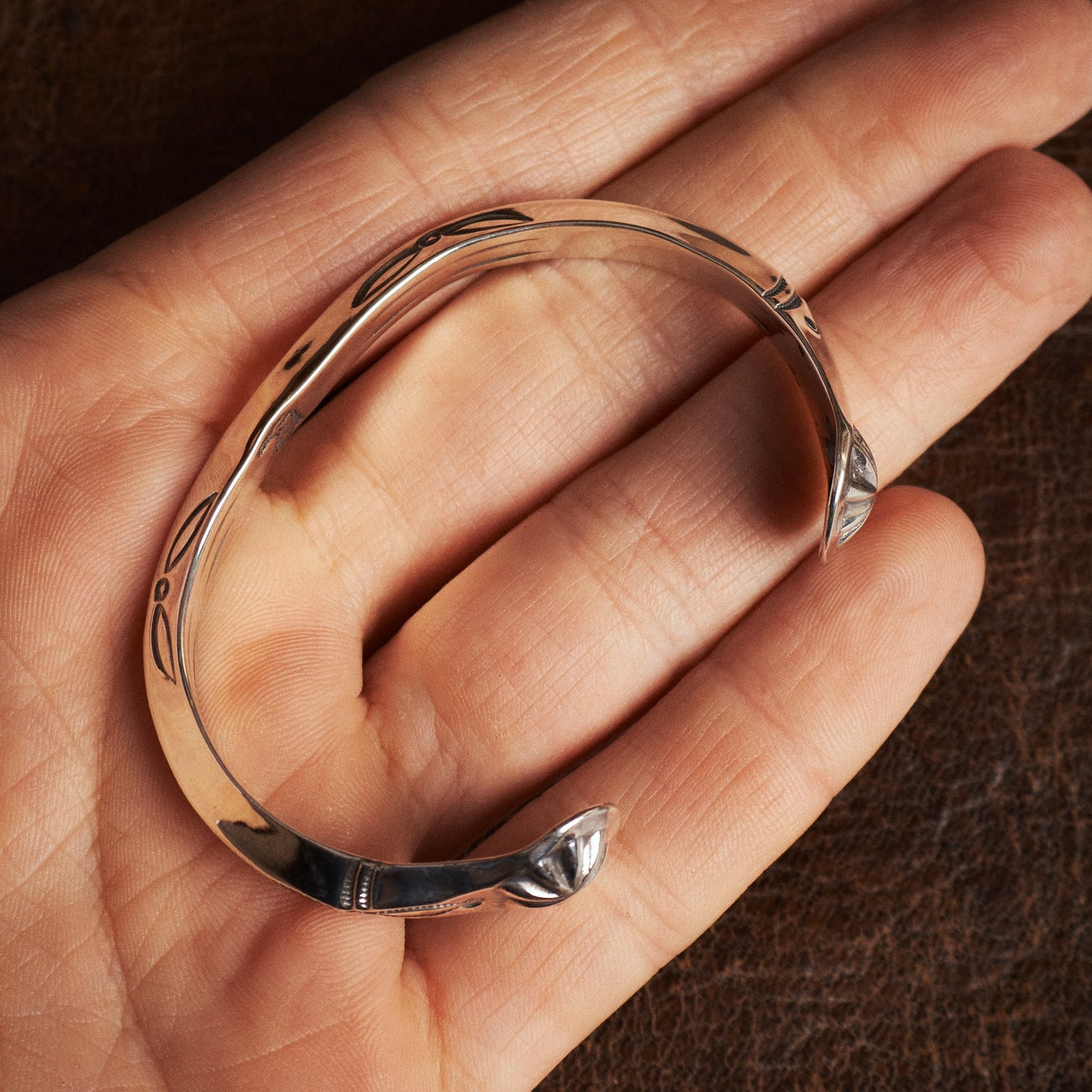 Larry Smith Triangle Side Shell Bracelet BR-0011