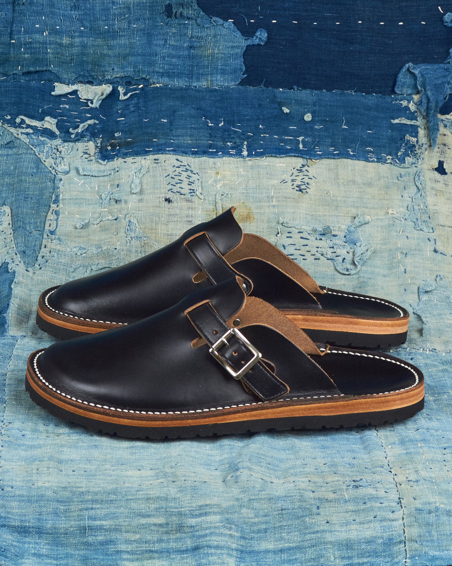 Zerrows Slit Sandal Black