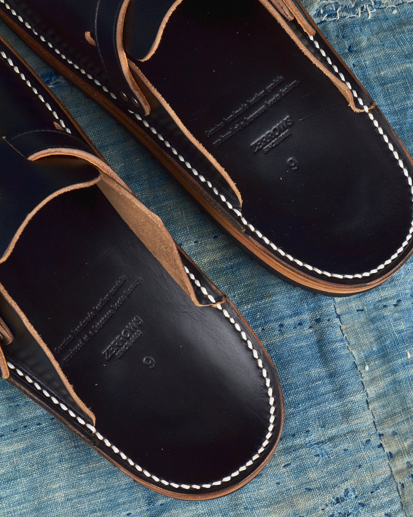 Zerrows Slit Sandal Black