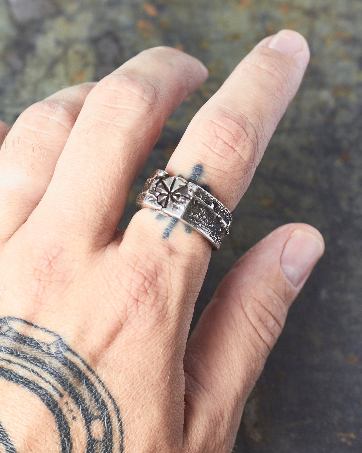Tenable Crafts Concho Silver Ring #205