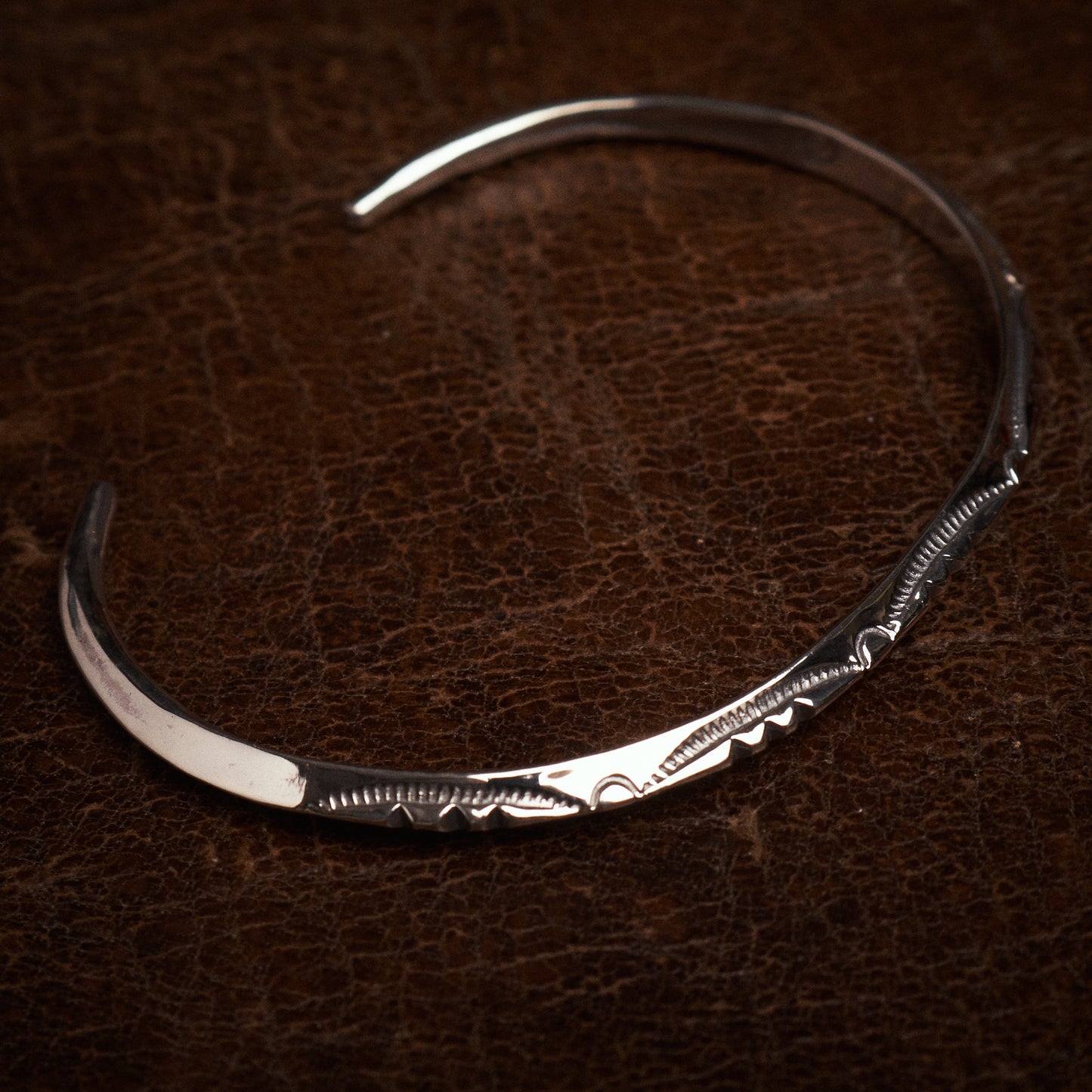 Larry Smith Extra Thin Triangle Bracelet BR-0122