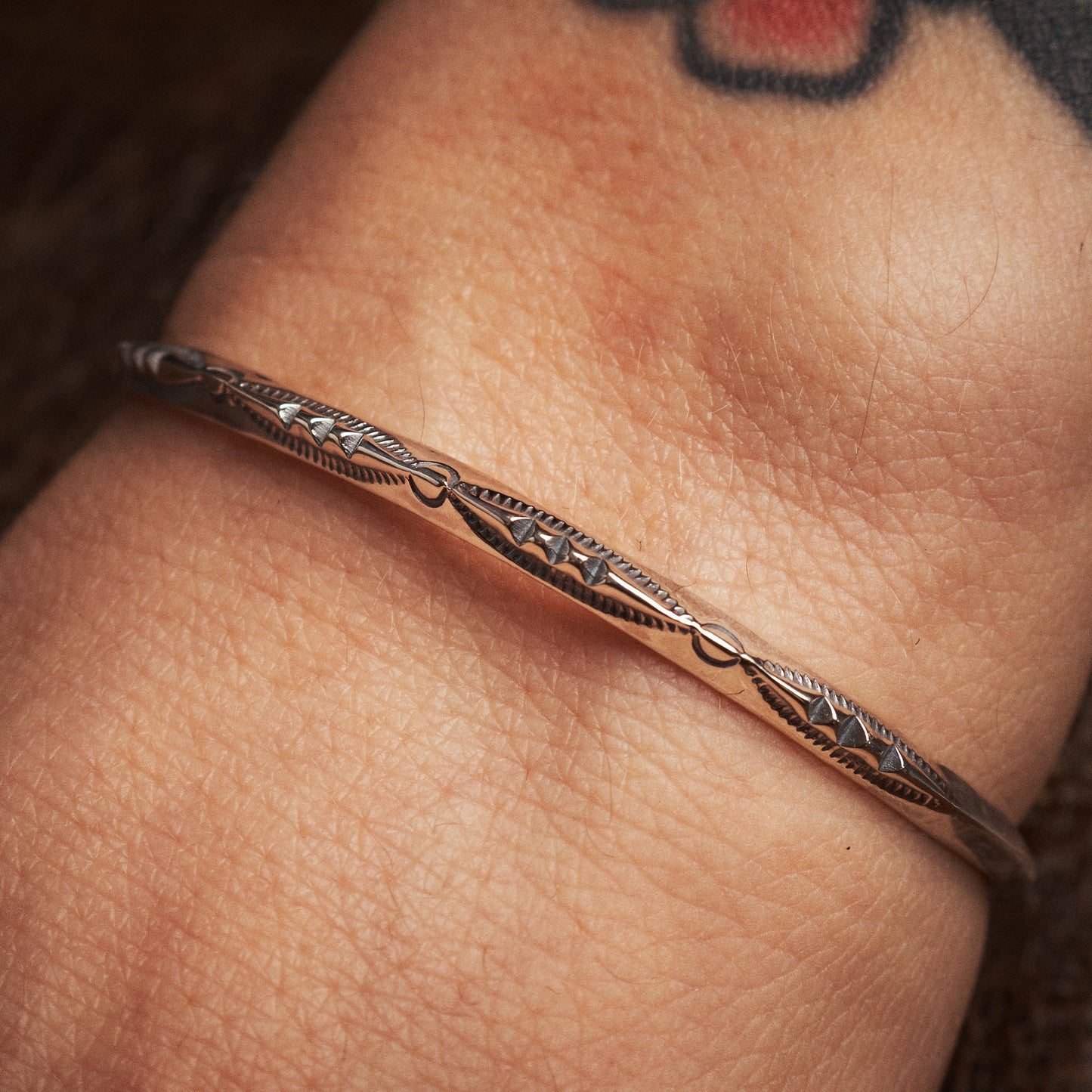 Larry Smith Extra Thin Triangle Bracelet BR-0122