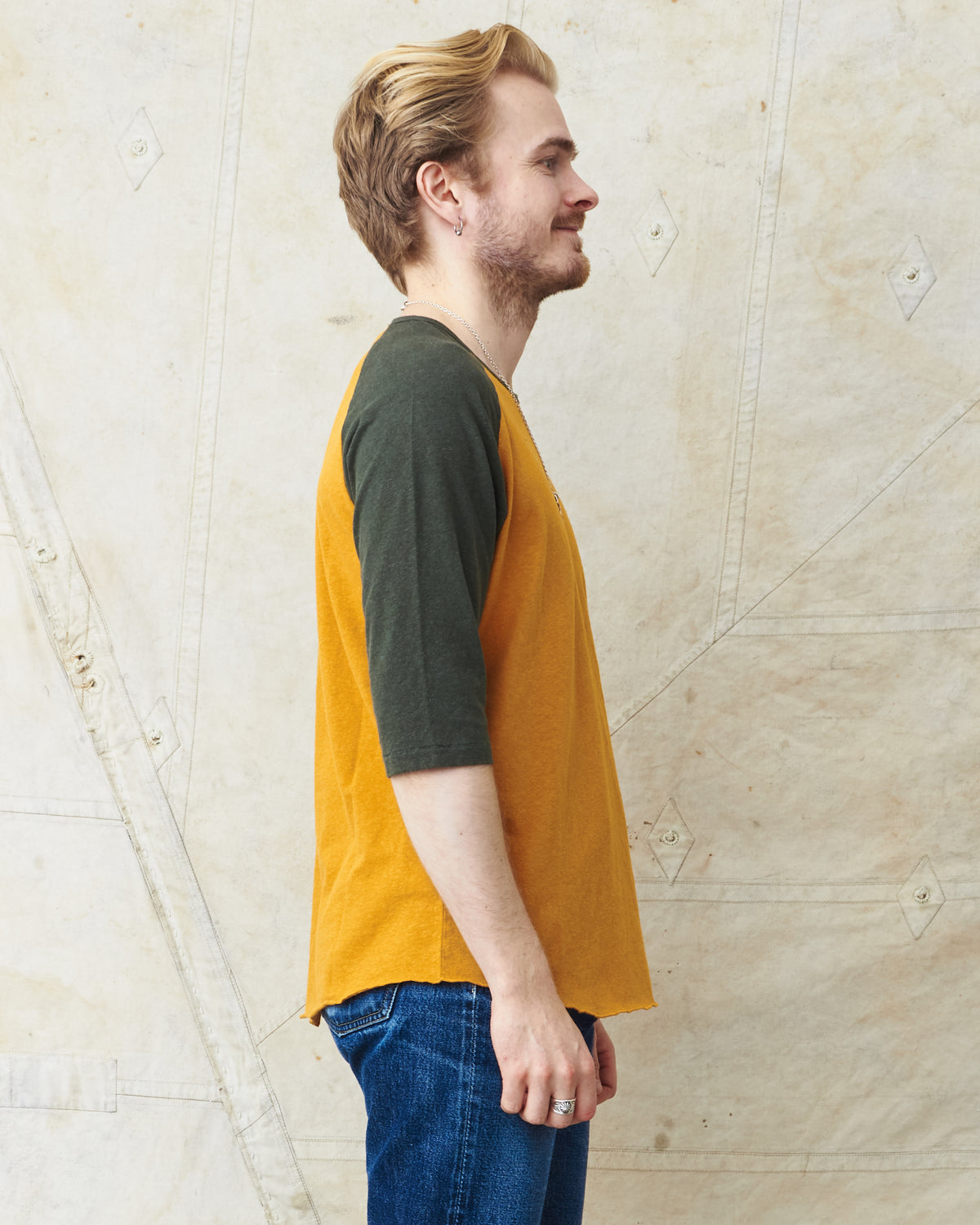 Indigofera Leon Raglan Sweater Orange / Green Resin