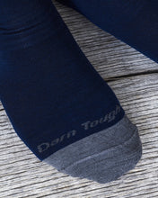 Darn Tough 6032 Navy Merino Wool Lifestyle Crew Lightweight Socks