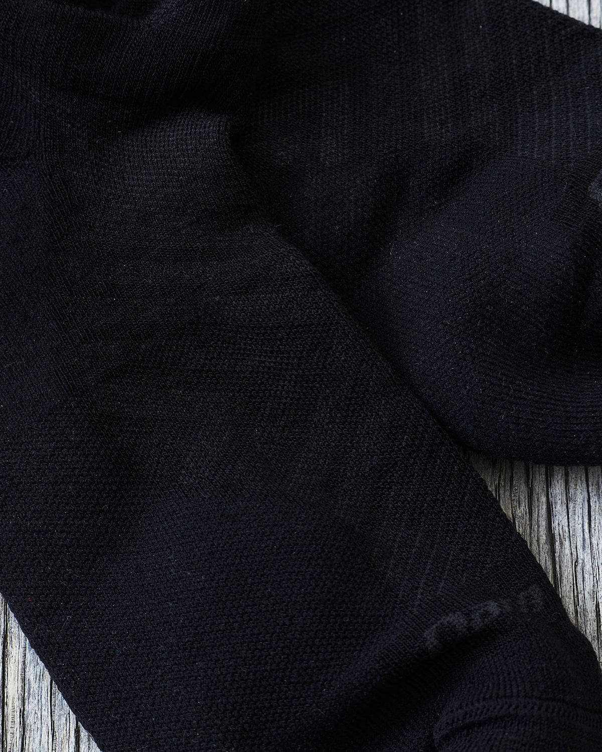 Darn Tough 1039 Black Merino Wool Run No Show Tab Ultra-Lightweight With Cushion Socks