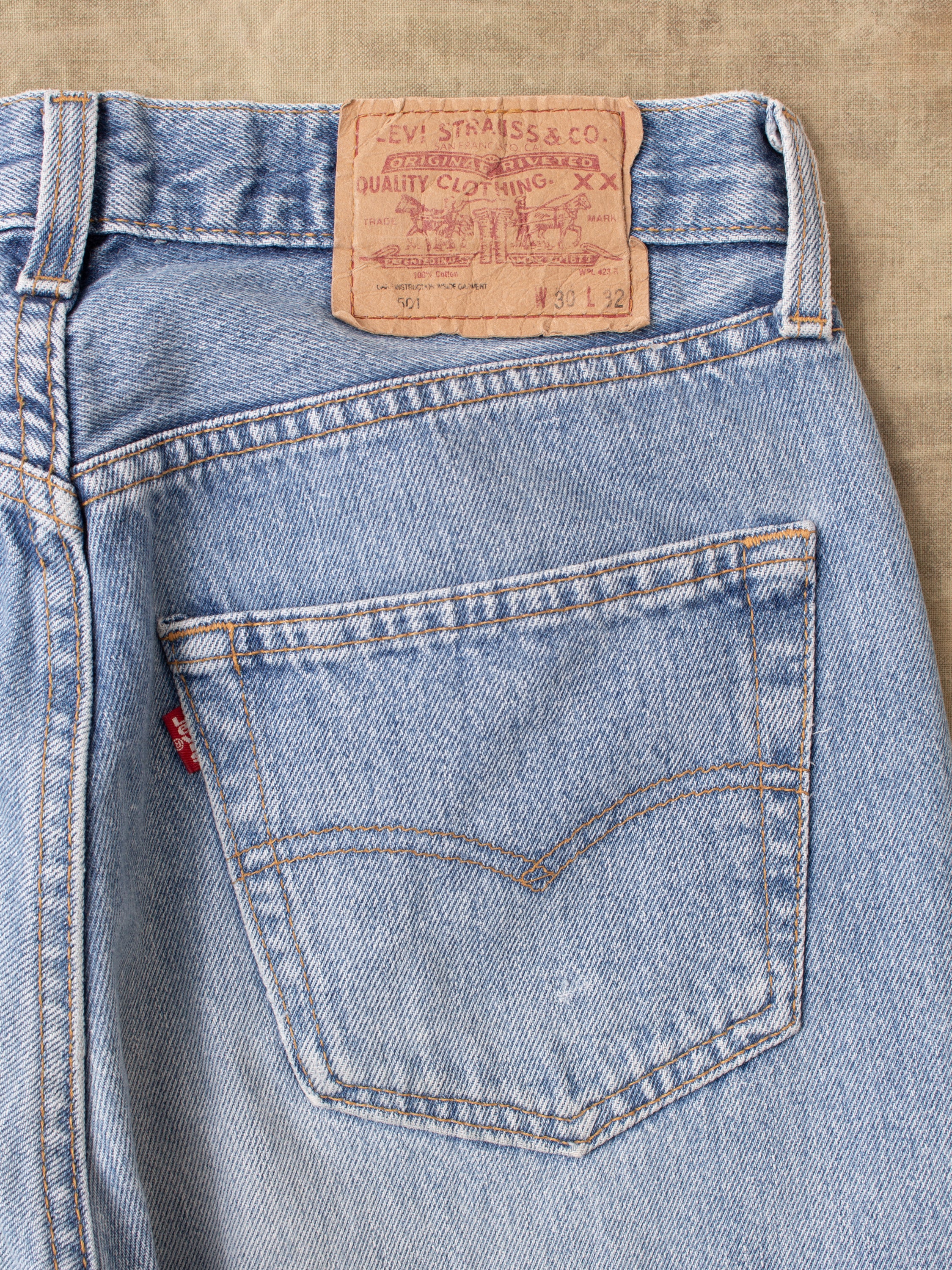 No. 53 Vintage 90's Made in USA Levi's 501 Jeans W30/L32 – Second