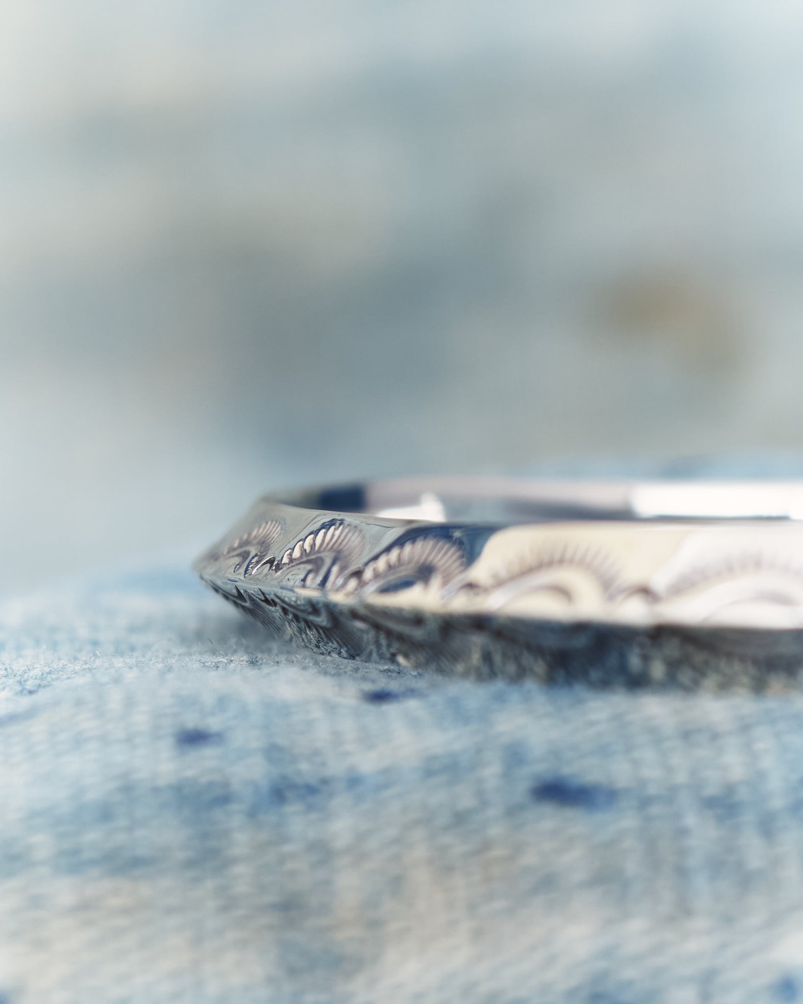 Larry Smith Thin Triangle Bracelet Leaf BR-0091 – Second Sunrise