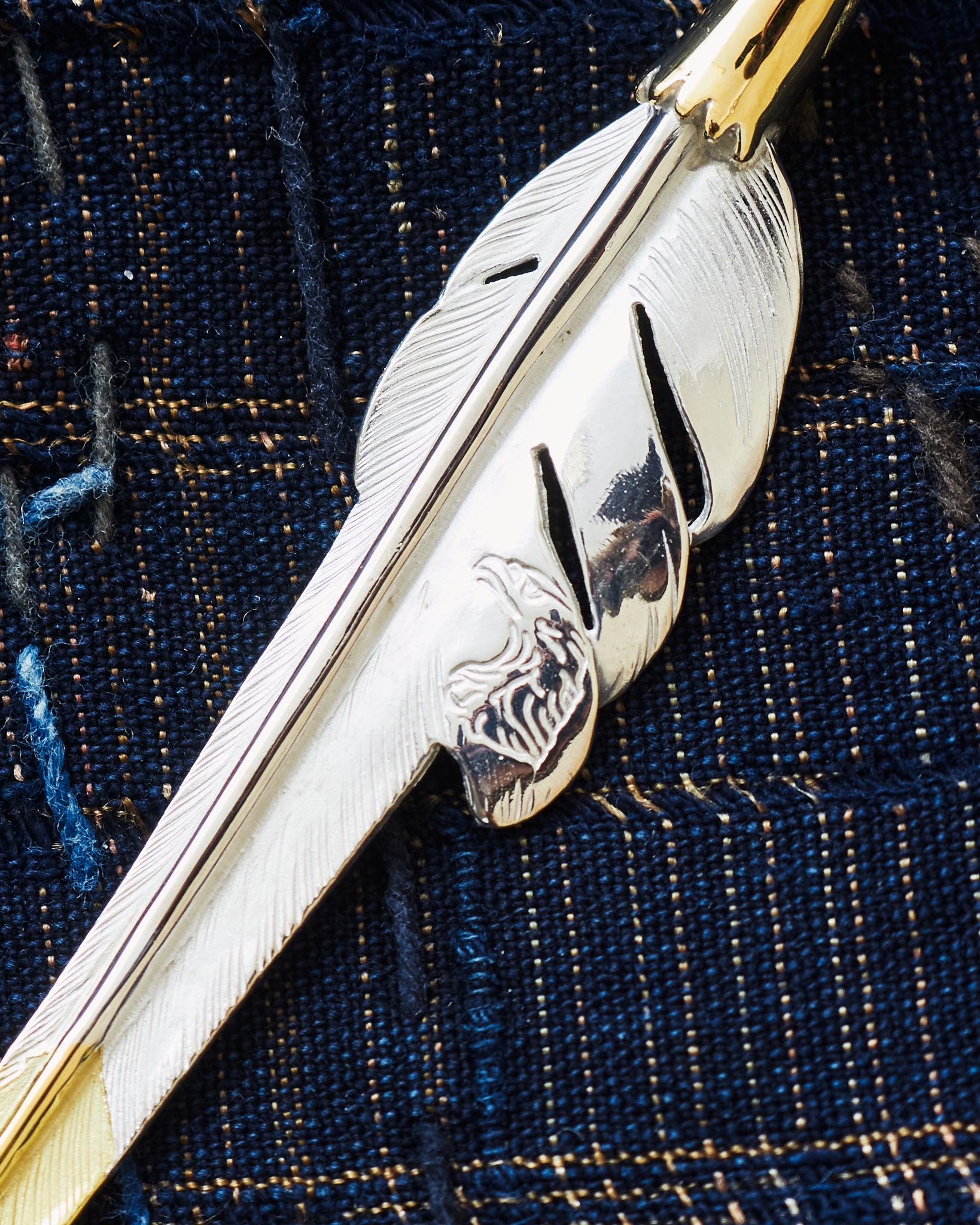 Larry Smith Eagle Head Kazekiri Feather Pendant EFNL-0048 (18K