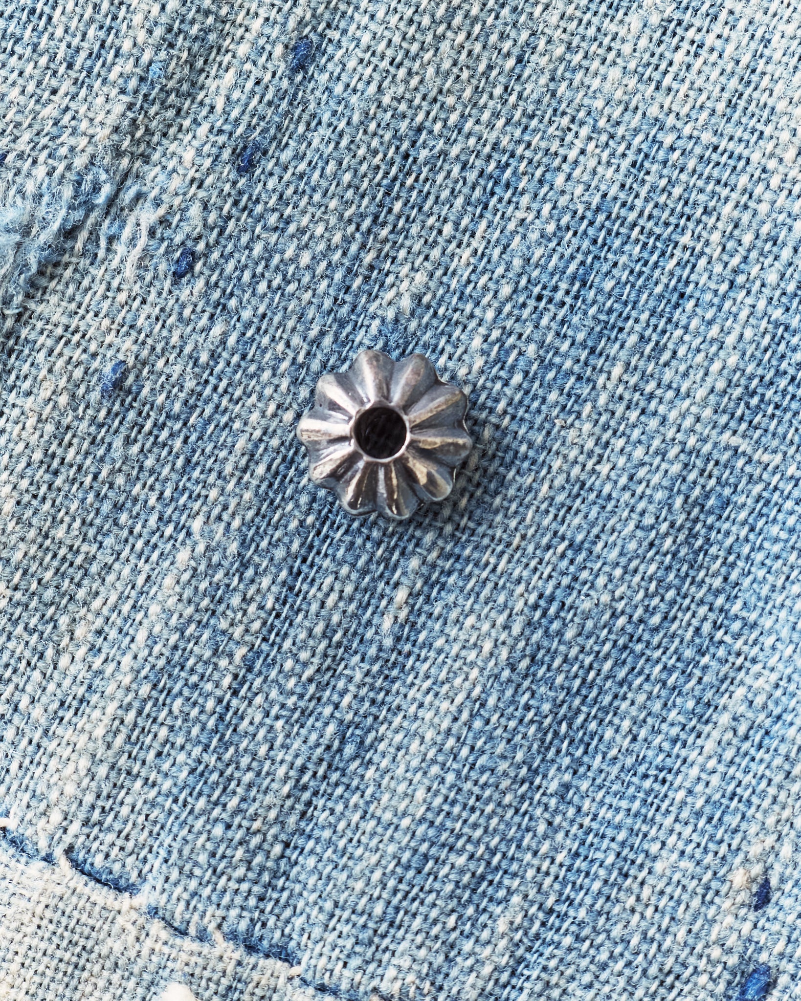 Larry Smith Silver Shell Concho Bead Xsmall OT-B0062 – Second Sunrise