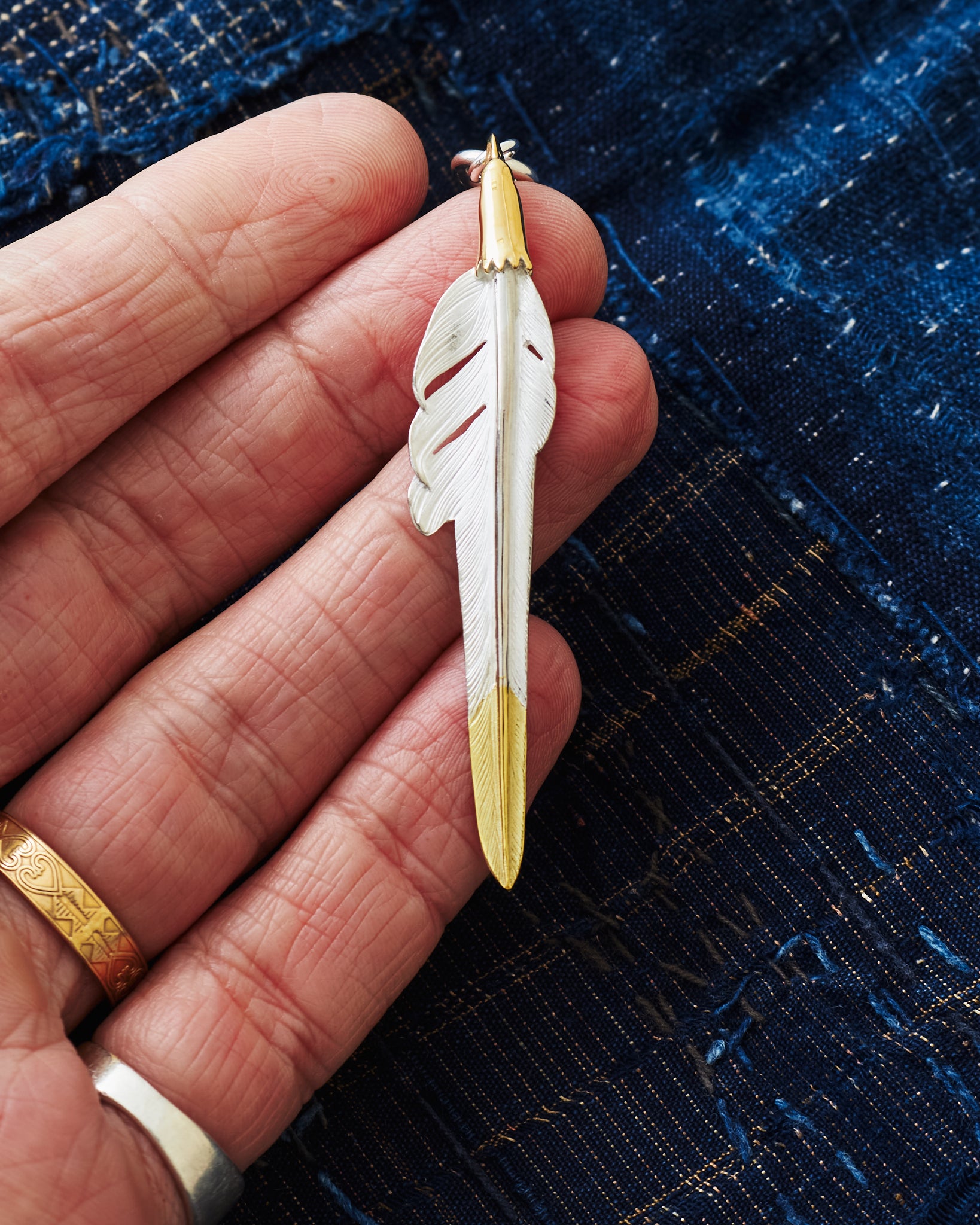 Larry Smith Eagle Head Kazekiri Feather Pendant EFNL-0048 (18K