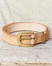 Lone Wolf Leather Belt Tärnsjö Natural Veg Tanned Horseshoe Hammered Buckle