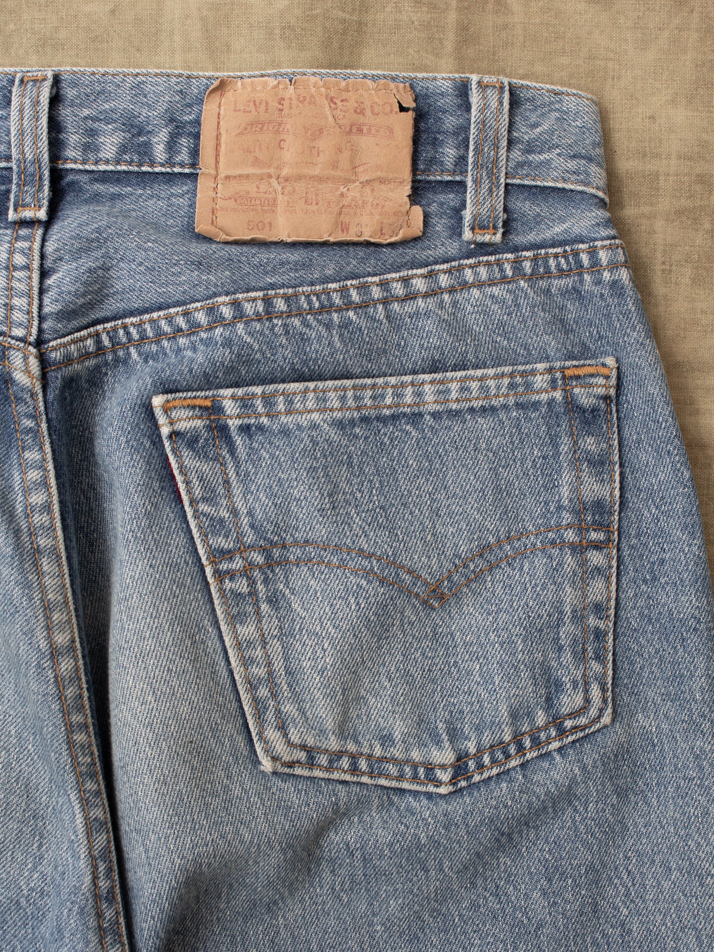 No. 56 Vintage 90's Made in USA Levi's 501 Jeans W31/L32
