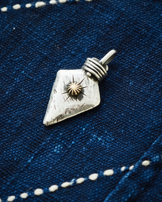 Tenable Crafts Silver & Gold Arrow Head Pendant # 202