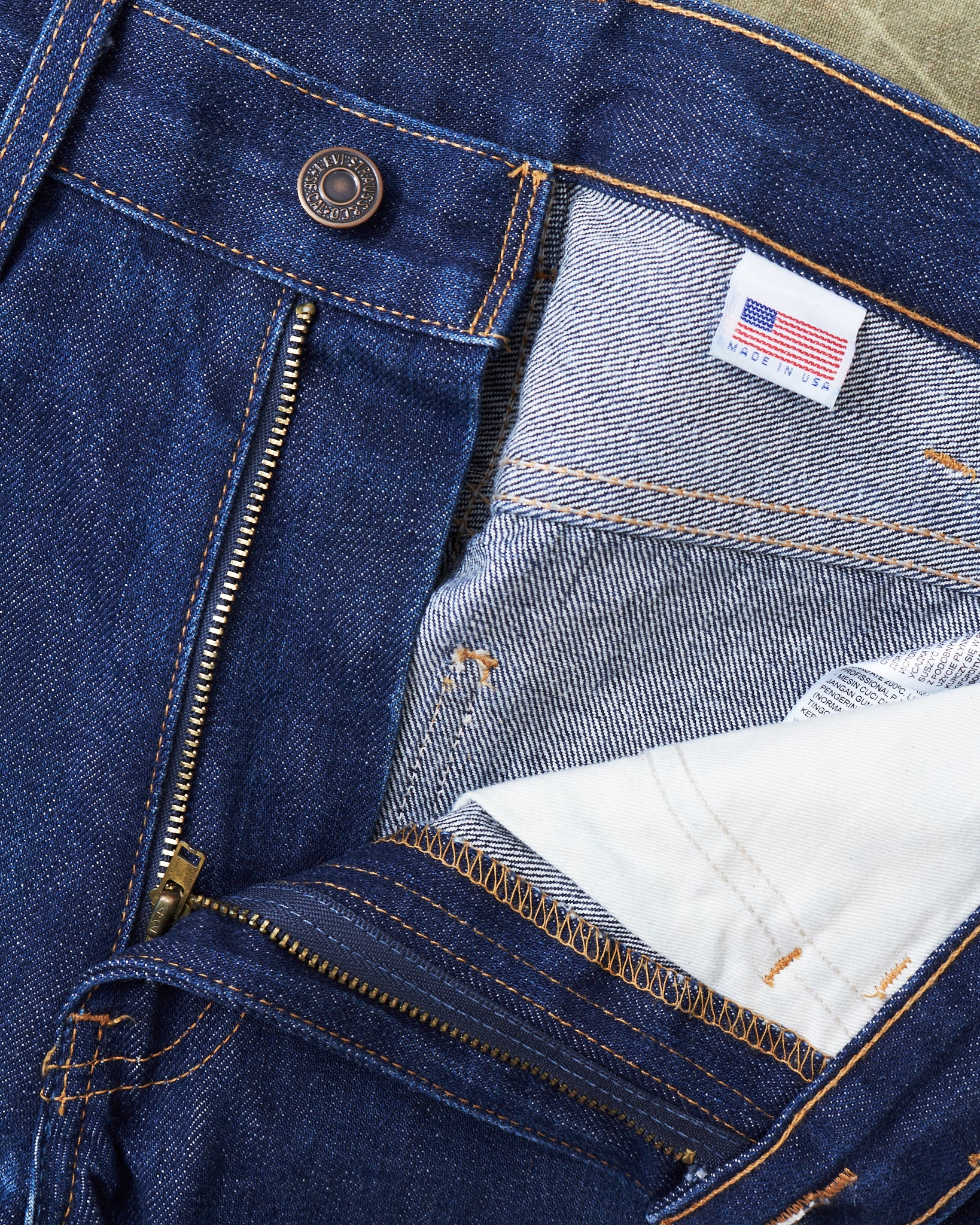 Second Hand Levi's Vintage Clothing 606 Big E Jeans W29 / L32