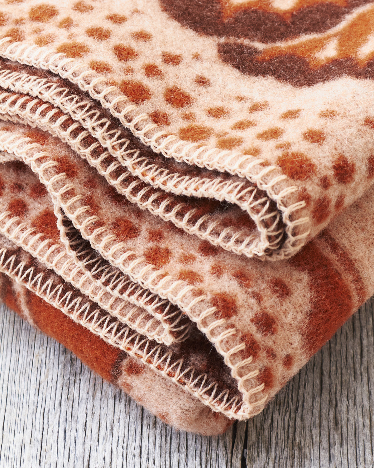 Indigofera x Björn Atldax Yorick Wool Blanket Pink/Rust Brown