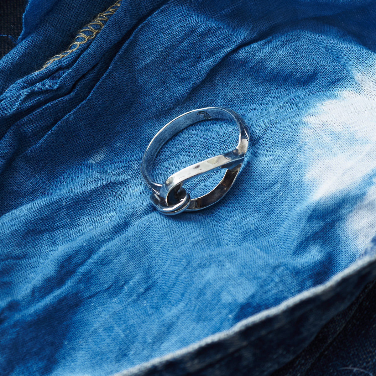 Larry Smith Triangle Scarf Ring OT-0112