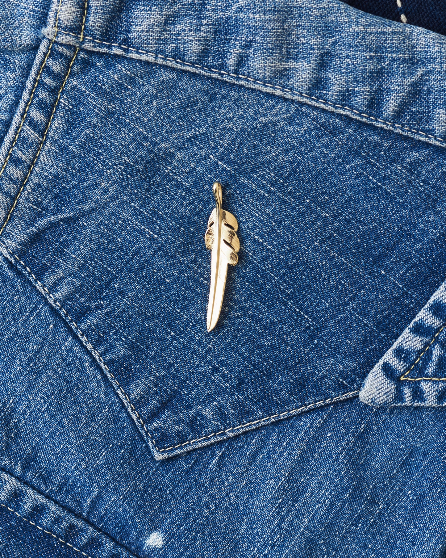 Larry Smith 18K Gold Kazekiri Feather Top EFNL-0028-R18K