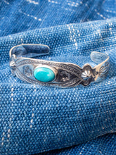 Larry Smith BR-0066 Oval Turquoise Silver Bracelet