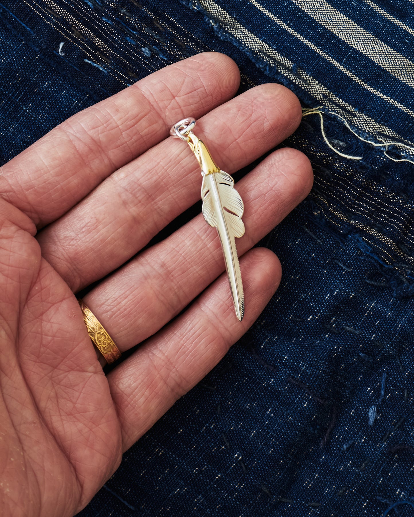 Larry Smith Eagle Head Feather 18K Gold Accent EFNL-0047-L