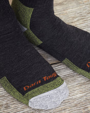 Darn Tough 1403 Lime Midweight Wool Socks Hiker Boot Sock Cushion