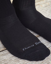 Darn Tough 1657 Black Merino Wool Lifestyle Crew Lightweight Socks