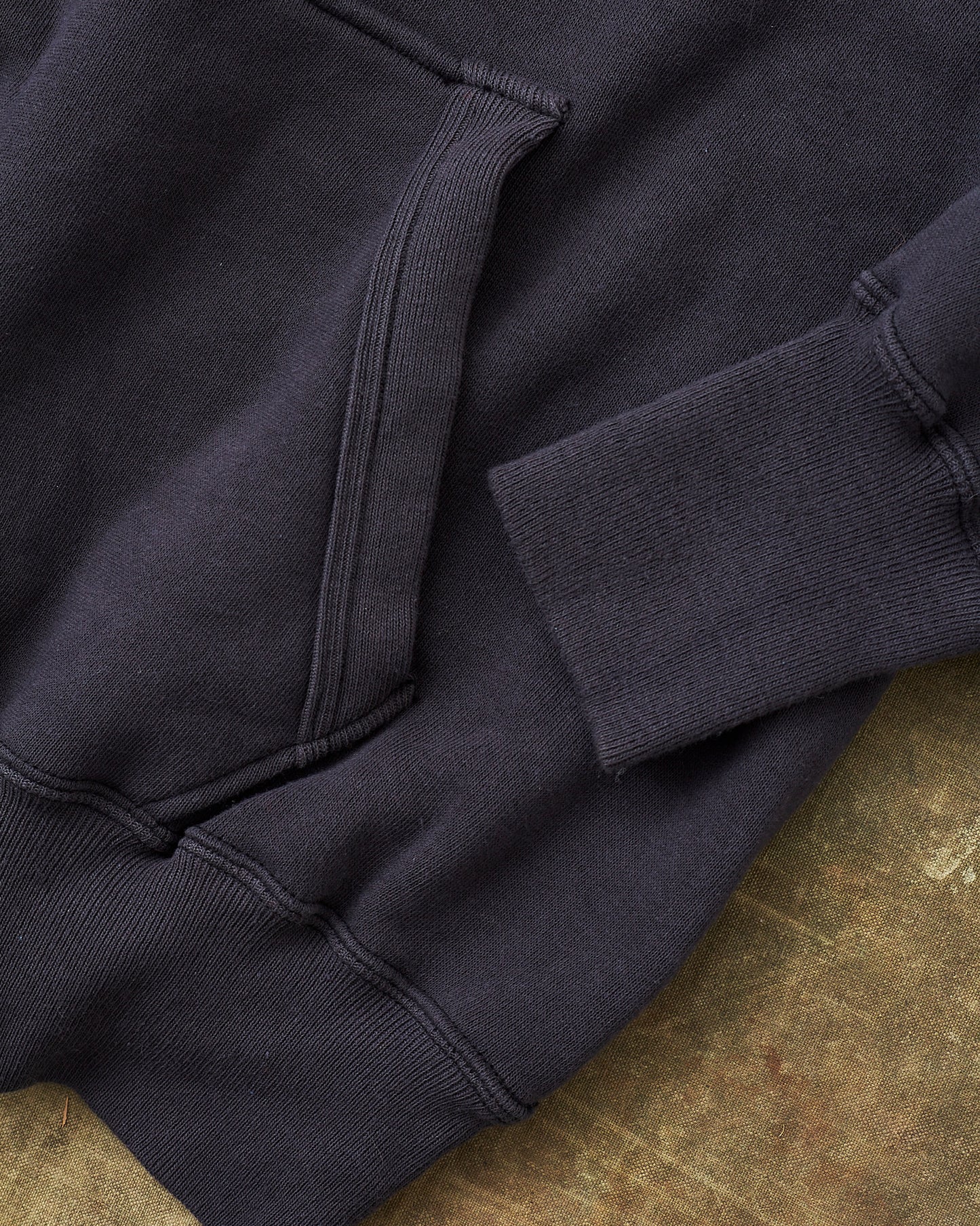 Second Hand Warehouse & Co Lot. 450 Two Needle Hoodie Sumikuro Size 44