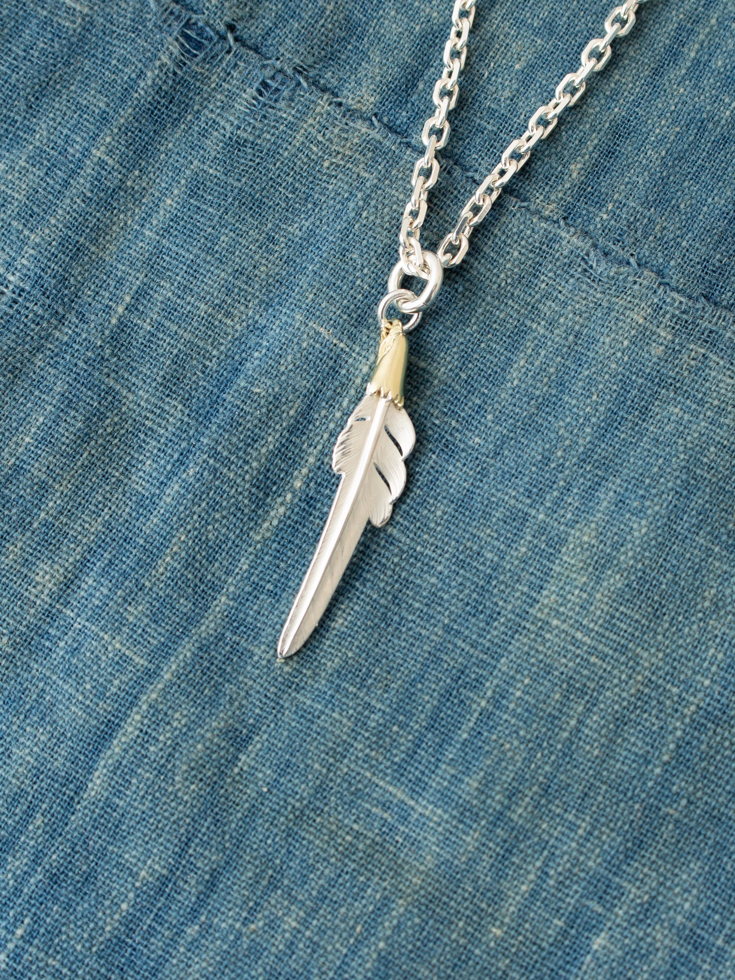 Larry Smith Eagle Head Feather 18K Gold Accent EFNL-0045-L