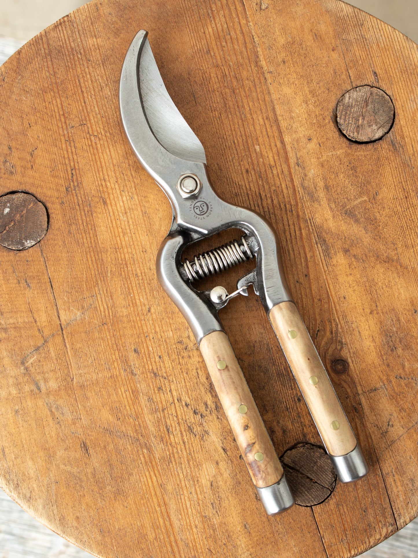 Tender Bypass Secateurs Pear Wood