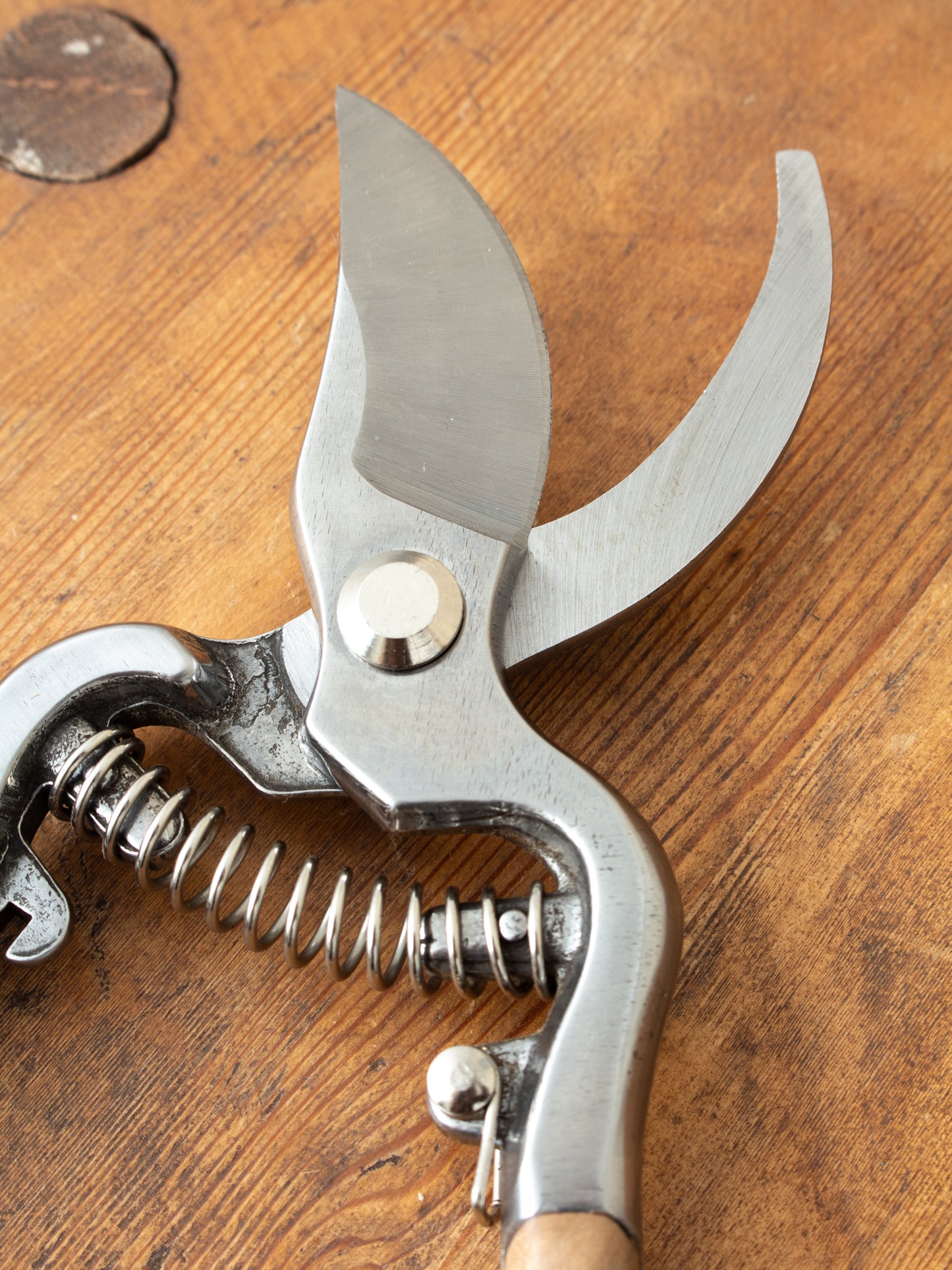 Tender Bypass Secateurs Pear Wood
