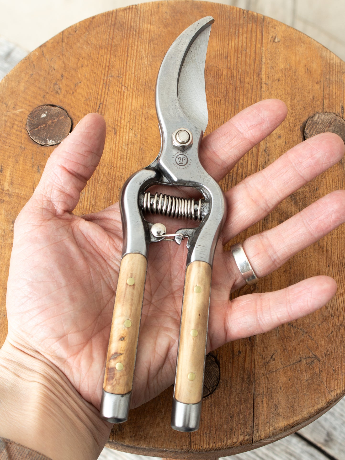 Tender Bypass Secateurs Pear Wood