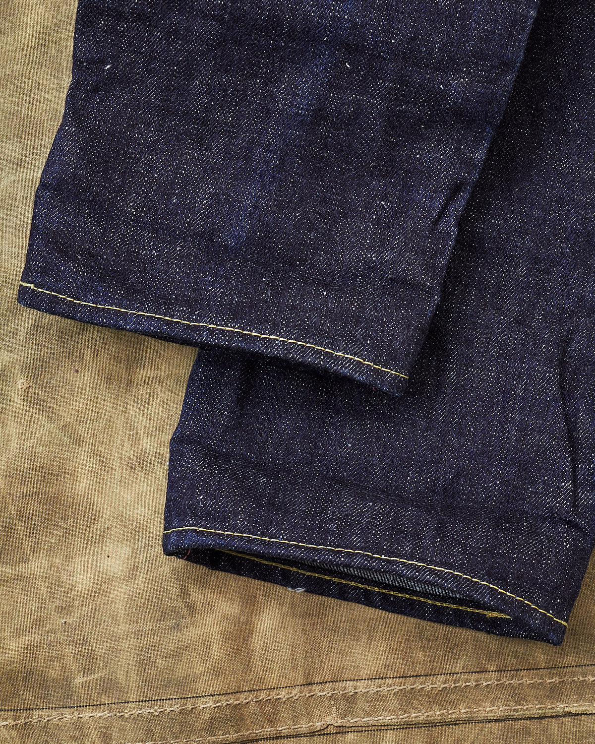 Second Hand Momotaro Lot 0605-82 Natural Tapered 16oz Texture Denim W30