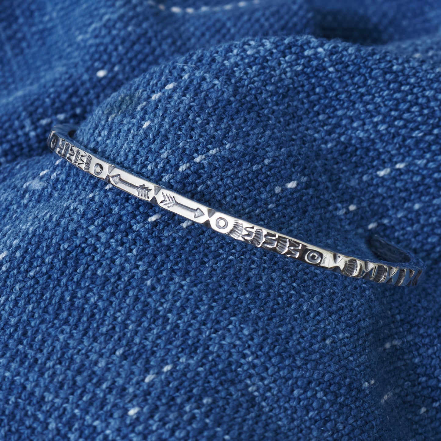 Larry Smith BR-0126 Extra Thin Square Bangle