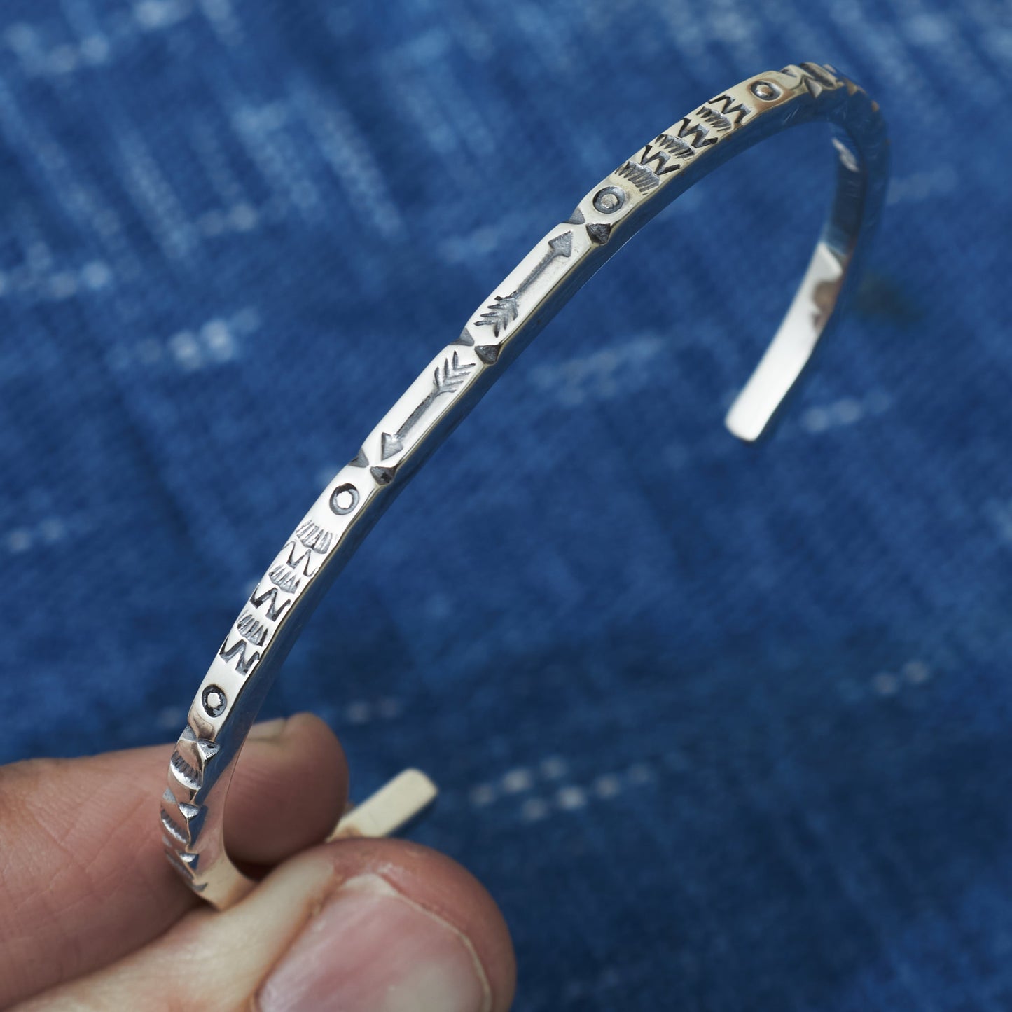 Larry Smith BR-0126 Extra Thin Square Bangle