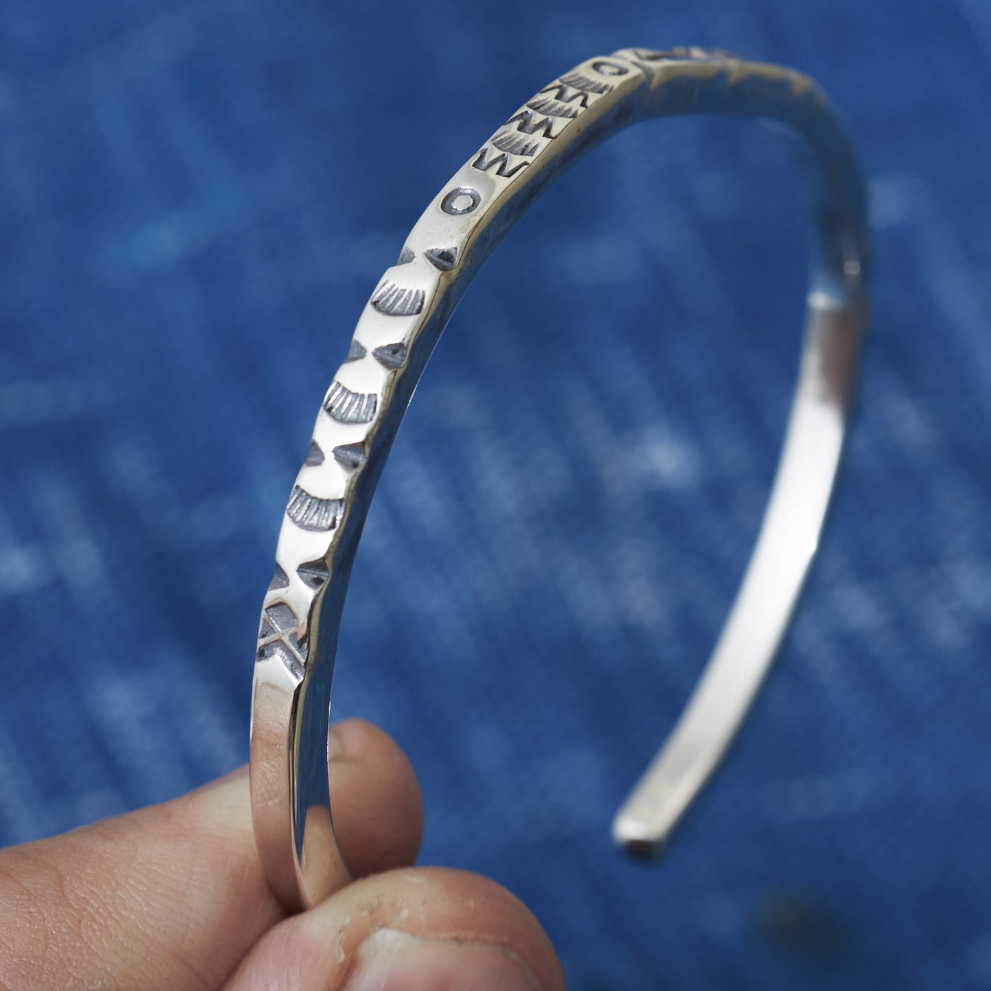 Larry Smith BR-0126 Extra Thin Square Bangle