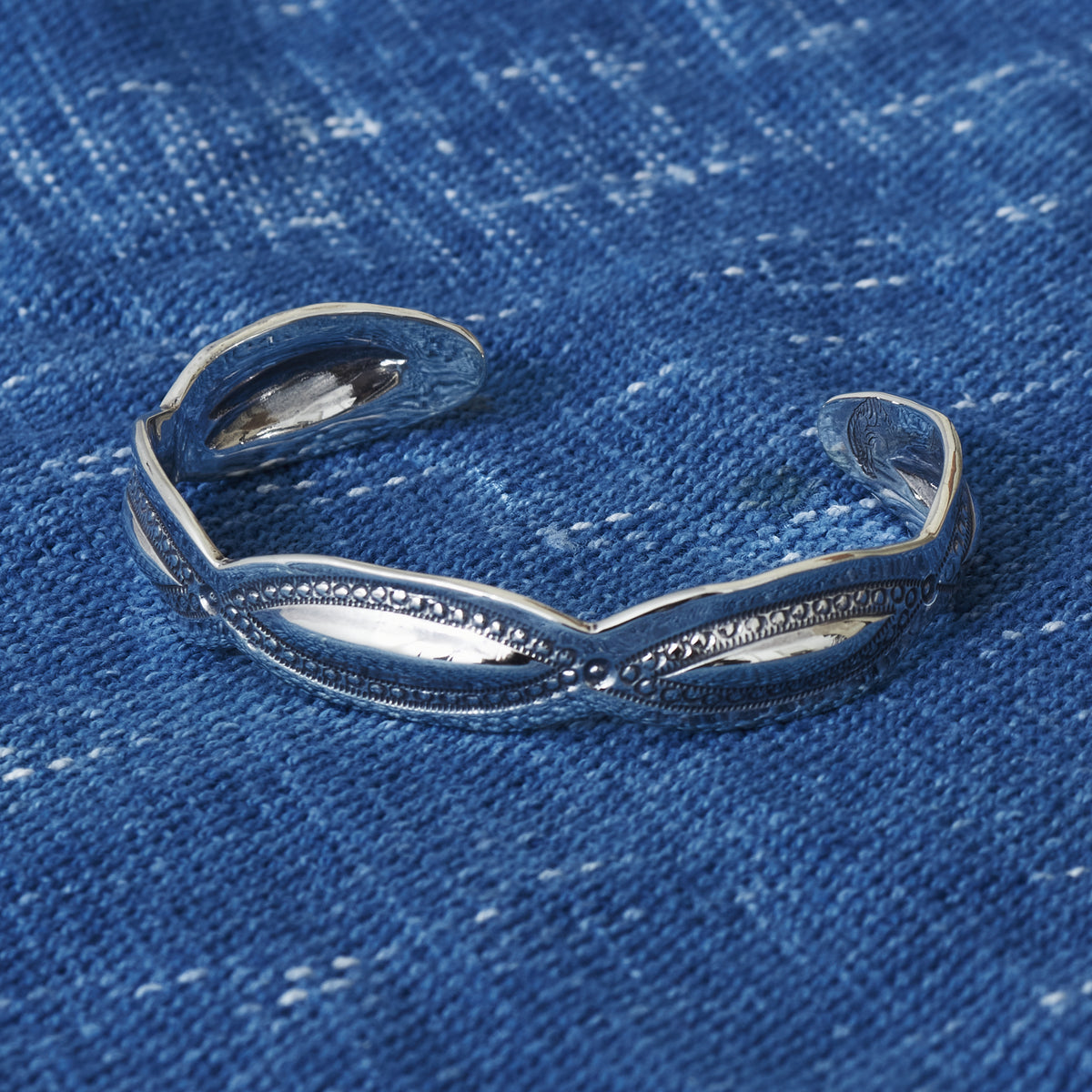 Larry Smith Leaf Bracelet BR-0016