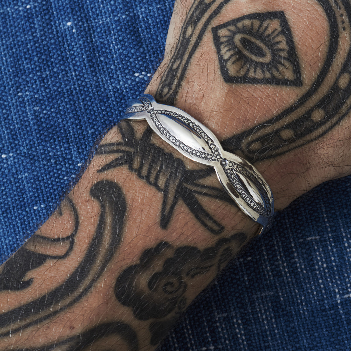 Larry Smith Leaf Bracelet BR-0016