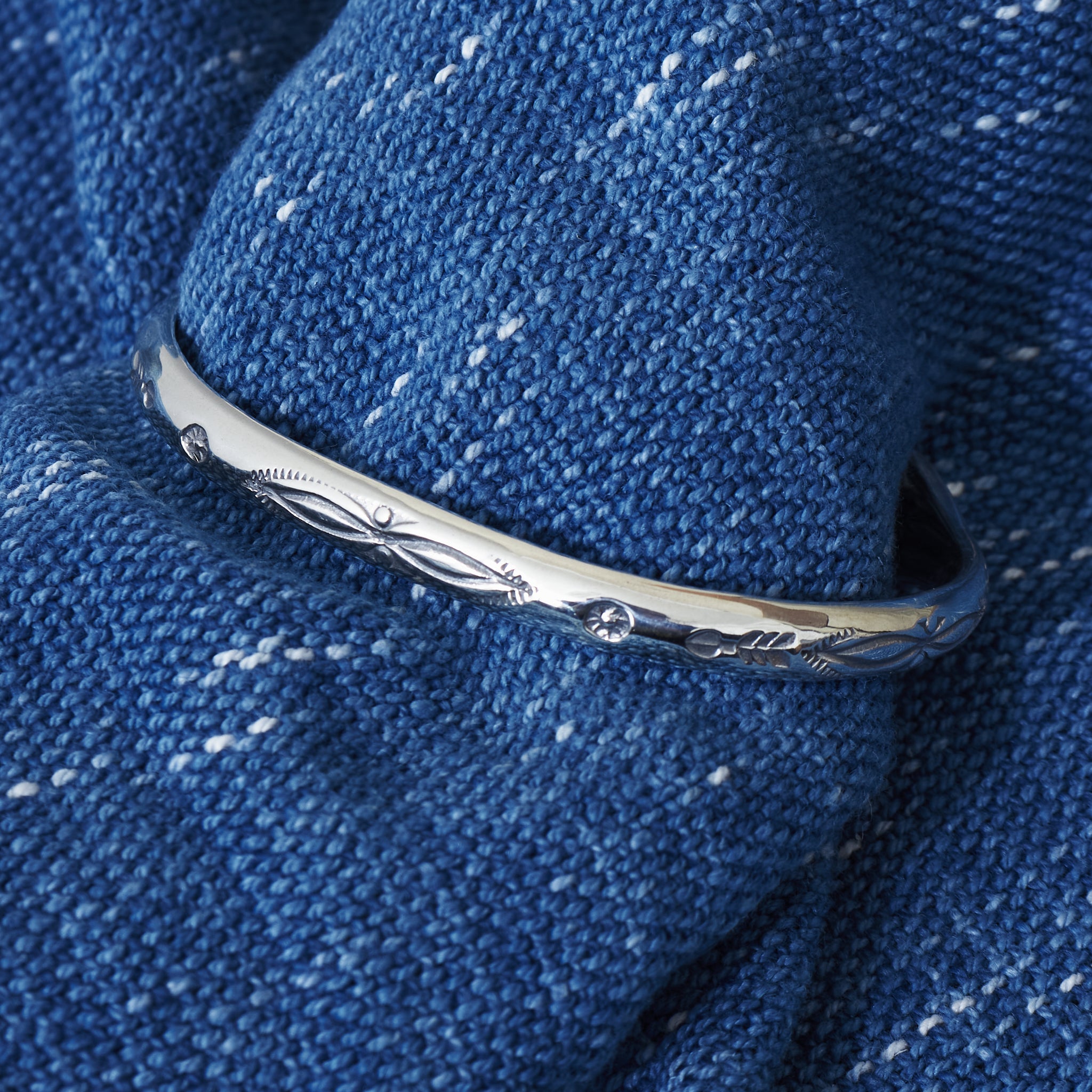 Larry Smith Love Hand Bracelet BR-0131 – Second Sunrise