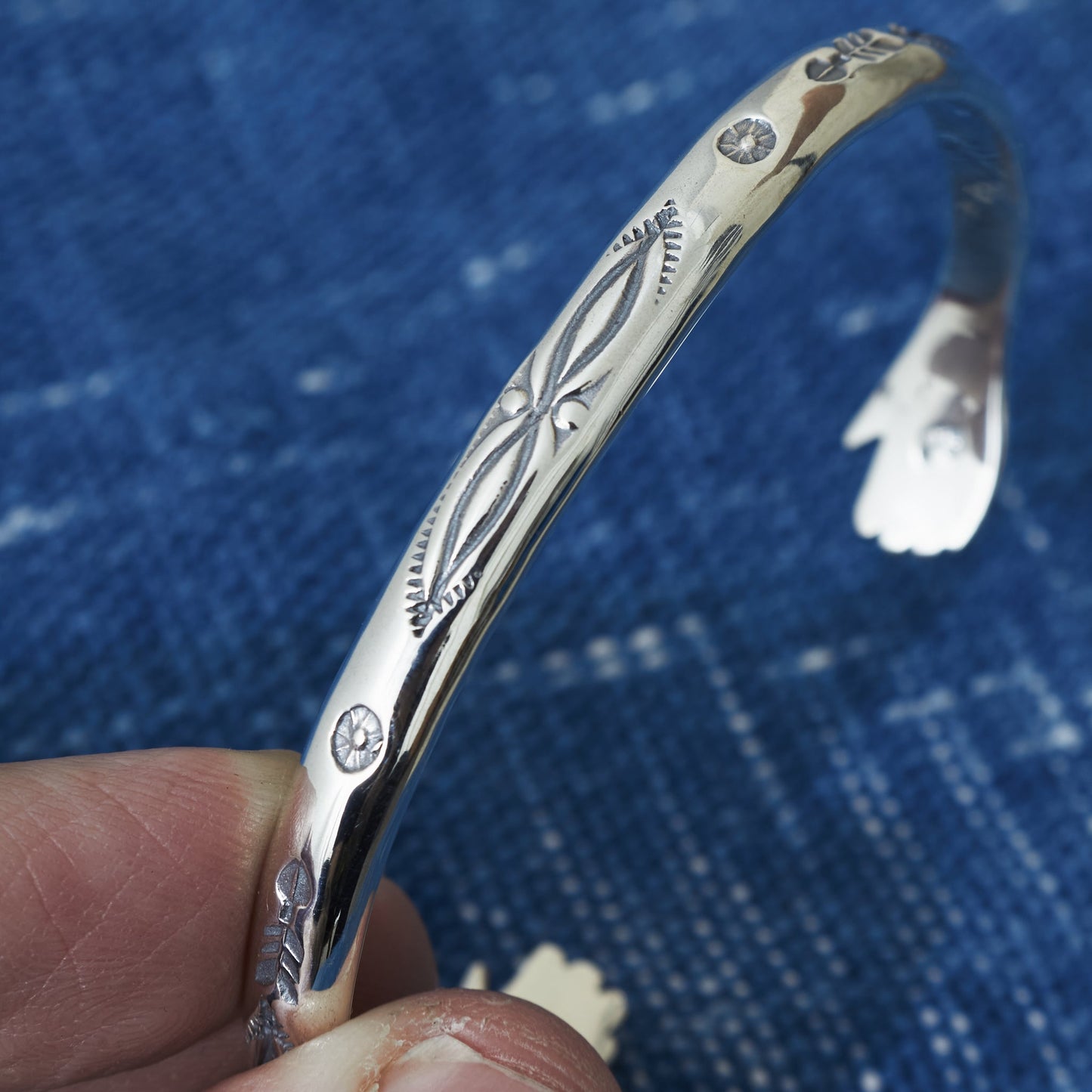 Larry Smith Love Hand Bracelet BR-0131