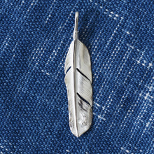 Larry Smith Medium Silver Feather Top EFNL-0006