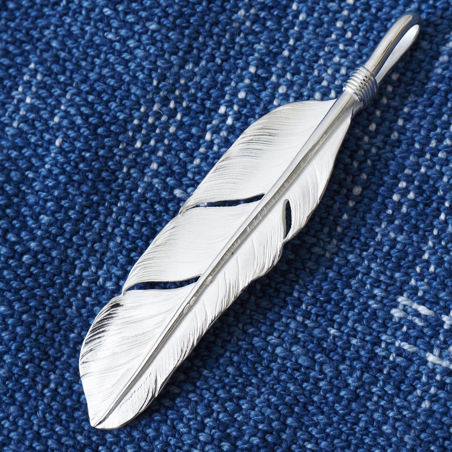 Larry Smith Medium Silver Feather Top EFNL-0006
